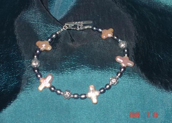 BraceletCultured freshwater pearls of